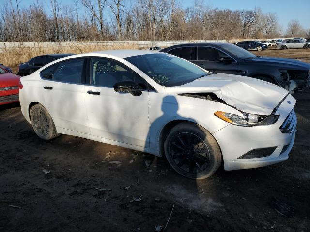 3FA6P0HD0HR170776 - 2017 FORD FUSION SE WHITE photo 4