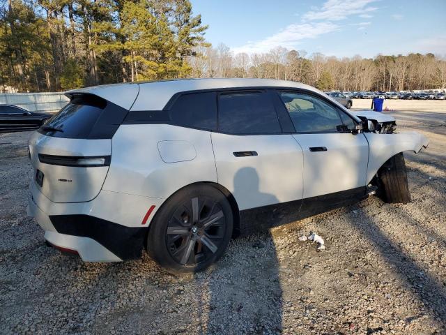 WB523CF0XSCS62033 - 2025 BMW IX XDRIVE50 WHITE photo 3