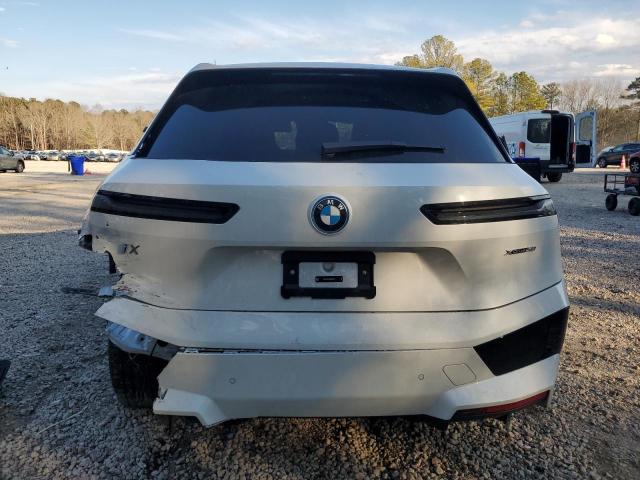 WB523CF0XSCS62033 - 2025 BMW IX XDRIVE50 WHITE photo 6