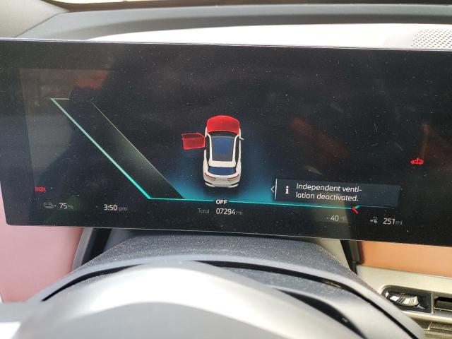 WB523CF0XSCS62033 - 2025 BMW IX XDRIVE50 WHITE photo 9