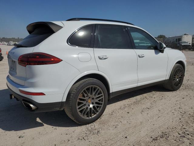 WP1AA2A21HKA82798 - 2017 PORSCHE CAYENNE WHITE photo 3