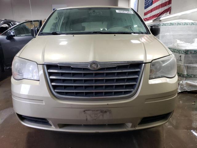 2A4RR2D18AR464117 - 2010 CHRYSLER TOWN & COU LX CREAM photo 5