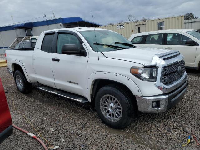 5TFRM5F11KX137967 - 2019 TOYOTA TUNDRA DOUBLE CAB SR/SR5 WHITE photo 4