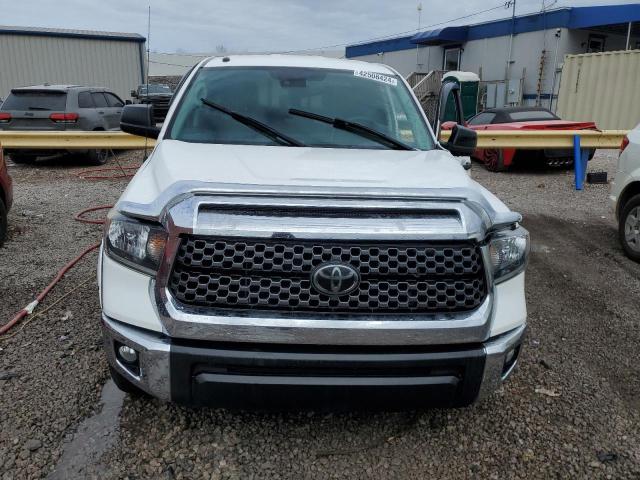 5TFRM5F11KX137967 - 2019 TOYOTA TUNDRA DOUBLE CAB SR/SR5 WHITE photo 5