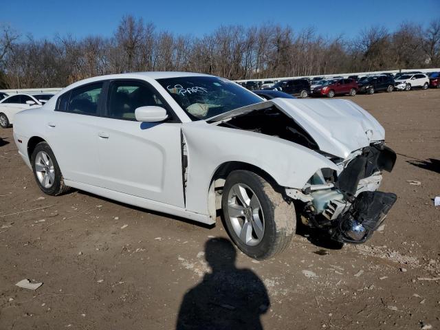 2C3CDXBG1CH119023 - 2012 DODGE CHARGER SE WHITE photo 4