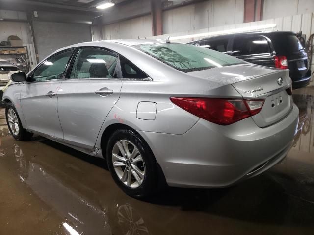 5NPEB4ACXDH713710 - 2013 HYUNDAI SONATA GLS SILVER photo 2