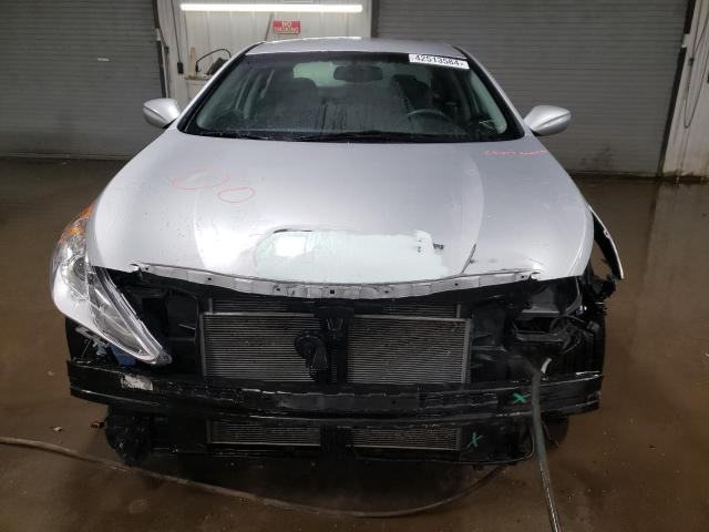 5NPEB4ACXDH713710 - 2013 HYUNDAI SONATA GLS SILVER photo 5