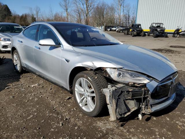 5YJSA1S11EFP47794 - 2014 TESLA MODEL S ნაცრისფერი ფოტო 4
