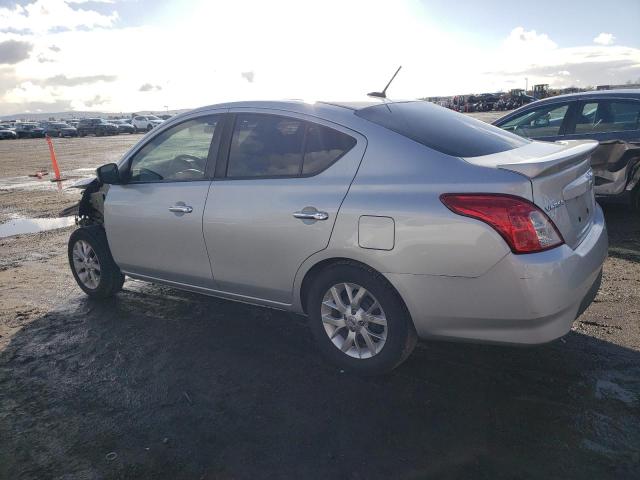 3N1CN7AP6JL872676 - 2018 NISSAN VERSA S SILVER photo 2