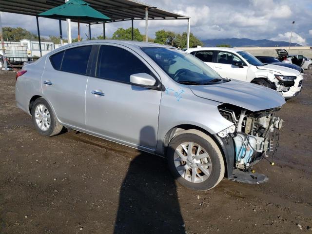 3N1CN7AP6JL872676 - 2018 NISSAN VERSA S SILVER photo 4