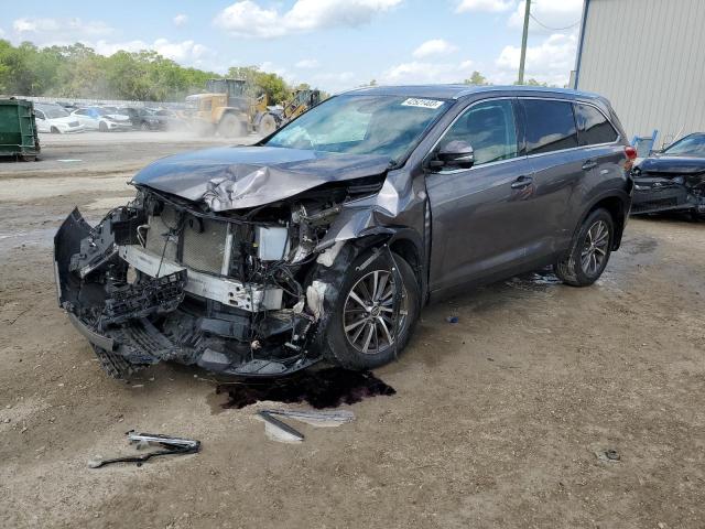 5TDJZRFH6KS589678 - 2019 TOYOTA HIGHLANDER SE SILVER photo 1