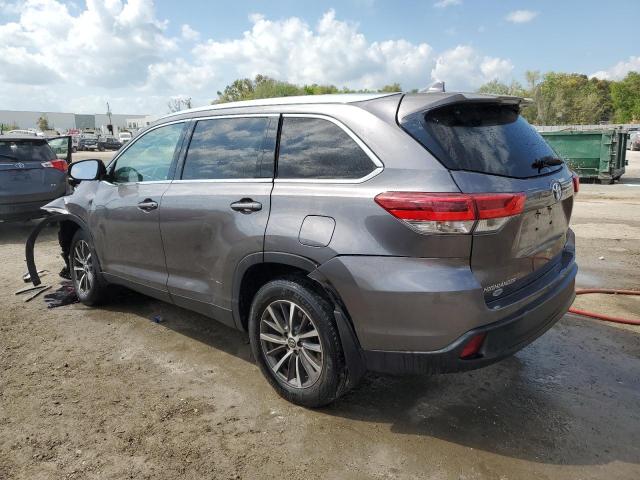 5TDJZRFH6KS589678 - 2019 TOYOTA HIGHLANDER SE SILVER photo 2