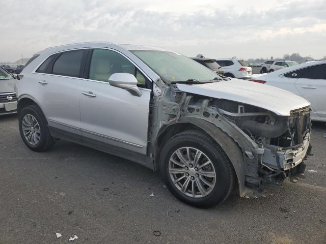 1GYKNDRS5KZ283770 - 2019 CADILLAC XT5 LUXURY SILVER photo 4