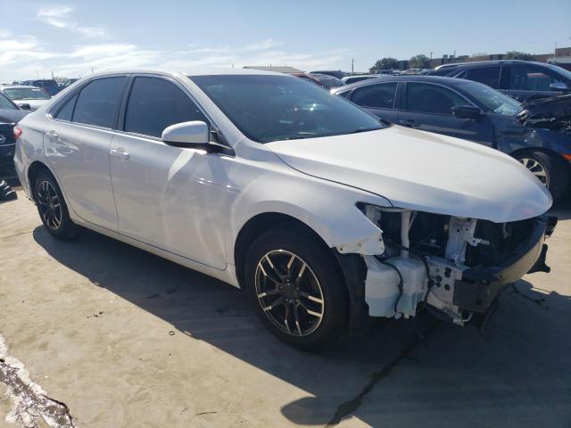 4T4BF1FKXFR495851 - 2015 TOYOTA CAMRY LE WHITE photo 4