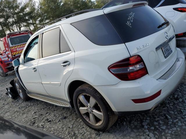 4JGBB8GB6BA725071 - 2011 MERCEDES-BENZ ML 350 4MATIC WHITE photo 2