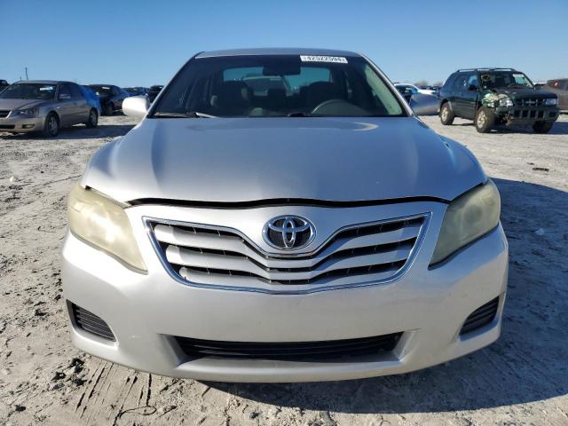 4T1BF3EK8BU165790 - 2011 TOYOTA CAMRY BASE SILVER photo 5