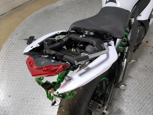 JKAEXEF14FDA22192 - 2015 KAWASAKI EX650 F WHITE photo 11