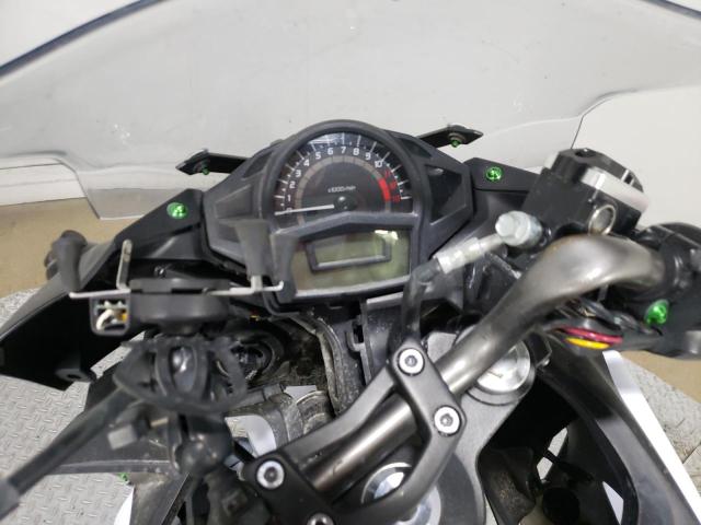 JKAEXEF14FDA22192 - 2015 KAWASAKI EX650 F WHITE photo 8