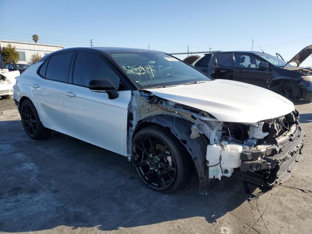 4T1B61HK2KU186795 - 2019 TOYOTA CAMRY XSE WHITE photo 4