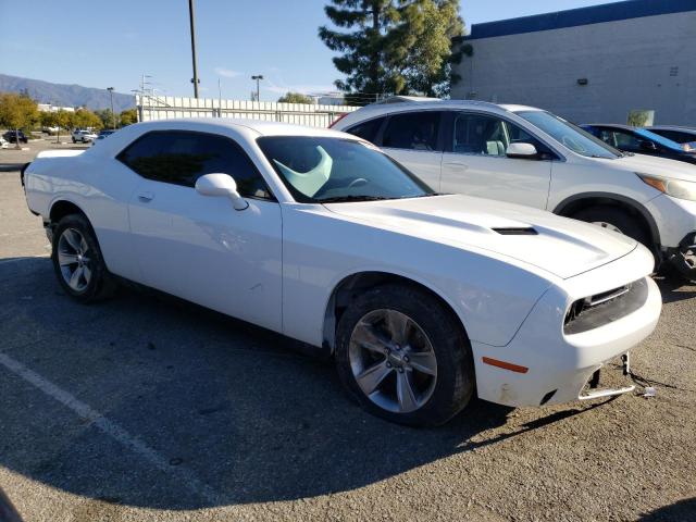 2C3CDZAG1KH727605 - 2019 DODGE CHALLENGER SXT WHITE photo 4