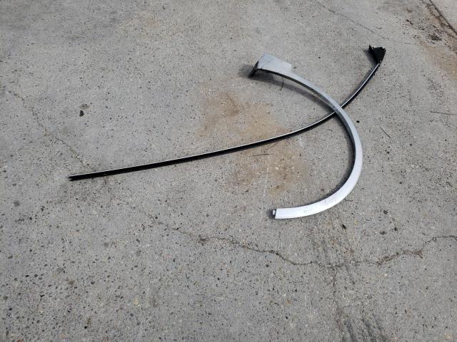 LRBFX2SA9JD004810 - 2018 BUICK ENVISION ESSENCE SILVER photo 12