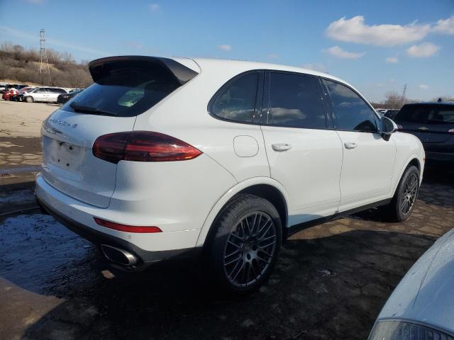 WP1AA2A24HKA86635 - 2017 PORSCHE CAYENNE WHITE photo 3