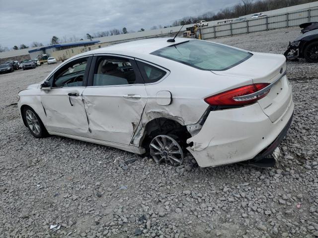 3FA6P0HD7HR184397 - 2017 FORD FUSION SE WHITE photo 2