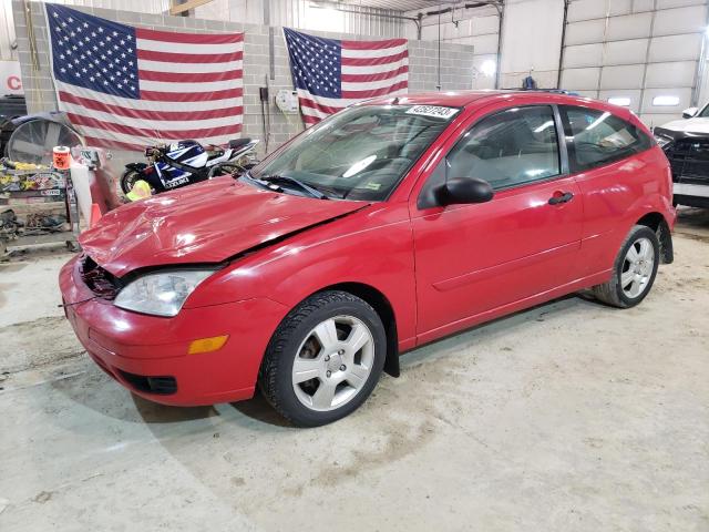 1FAFP31NX6W160495 - 2006 FORD FOCUS ZX3 RED photo 1