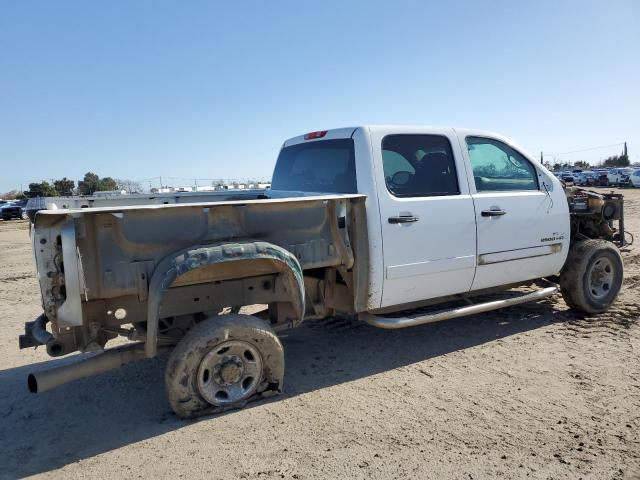 1GTHC53629F102207 - 2009 GMC SIERRA C2500 SLE WHITE photo 3