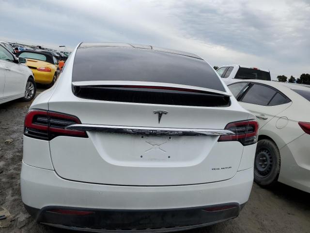 5YJXCBE20LF196619 - 2020 TESLA MODEL X WHITE photo 6