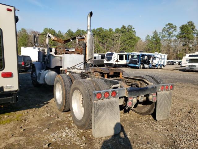 1XPWD49X1BD111639 - 2011 PETERBILT 388 GRAY photo 3