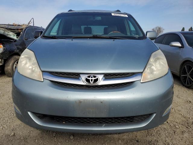 5TDBK22C08S011692 - 2008 TOYOTA SIENNA XLE BLUE photo 5