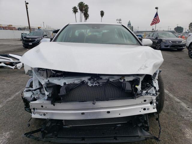 4T1T11BK0PU099593 - 2023 TOYOTA CAMRY SE NIGHT SHADE WHITE photo 5