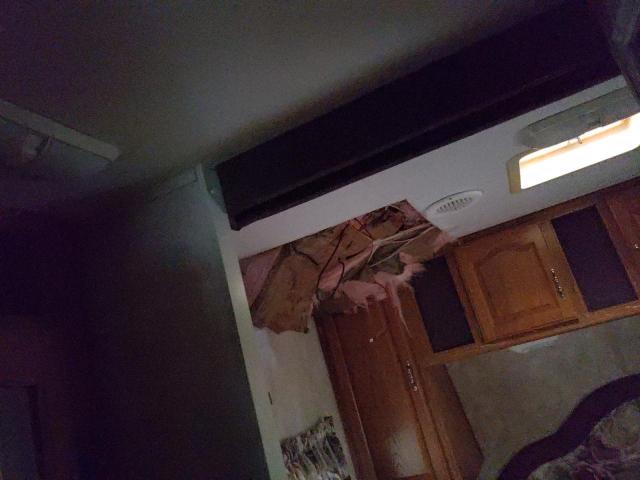 4YDT249275K217878 - 2005 KEYSTONE SPRINTER WHITE photo 9