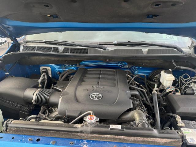 5TFEY5F17HX228429 - 2017 TOYOTA TUNDRA CREWMAX SR5 BLUE photo 7