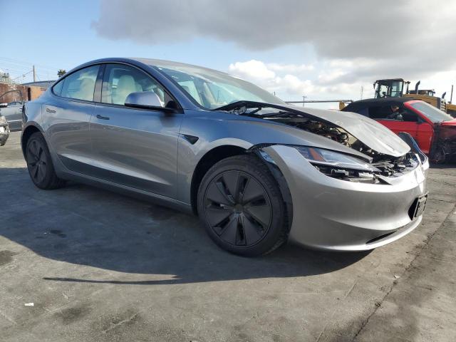 5YJ3E1EB2SF875616 - 2025 TESLA MODEL 3 银色 照片 4
