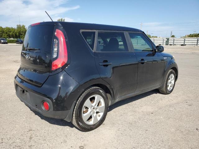 KNDJN2A28J7575649 - 2018 KIA SOUL BLACK photo 3