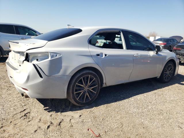 4T1G11AK5RU244438 - 2024 TOYOTA CAMRY SE NIGHT SHADE WHITE photo 3