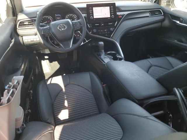 4T1G11AK5RU244438 - 2024 TOYOTA CAMRY SE NIGHT SHADE WHITE photo 8