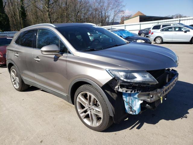 5LMCJ3D9XHUL08164 - 2017 LINCOLN MKC RESERVE SILVER photo 4