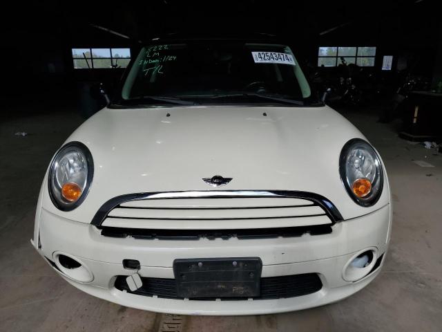 WMWSU3C55BT097944 - 2011 MINI COOPER WHITE photo 5