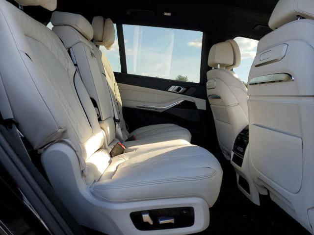 5UX33EM05R9T05013 - 2024 BMW X7 M60I BLACK photo 10