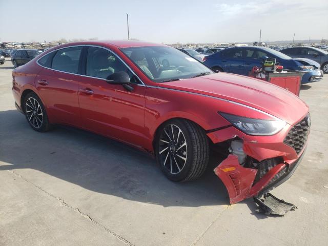 5NPEJ4J2XLH008592 - 2020 HYUNDAI SONATA SEL PLUS RED photo 4