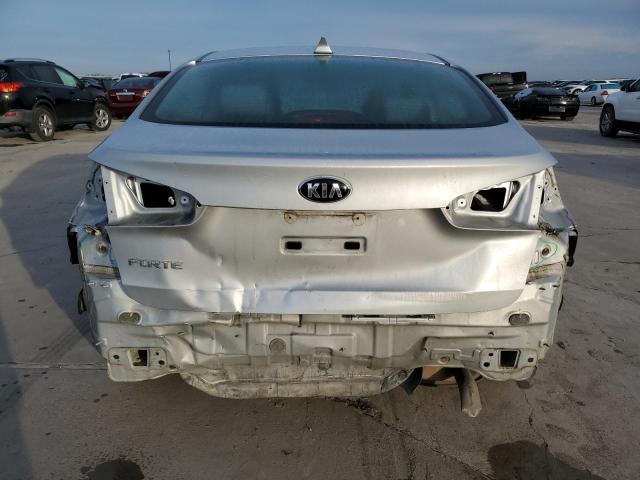 3KPFL4A75JE196949 - 2018 KIA FORTE LX SILVER photo 6