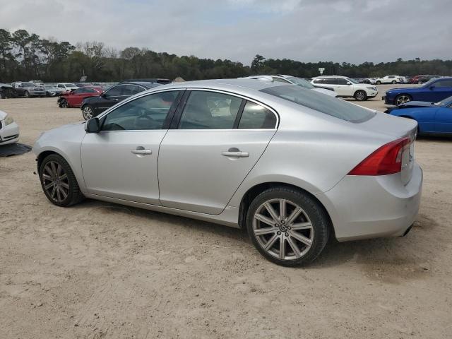 YV149MFK2F2337509 - 2015 VOLVO S60 PREMIER SILVER photo 2