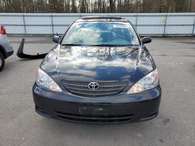 JTDBF30K920023838 - 2002 TOYOTA CAMRY LE BLACK photo 5