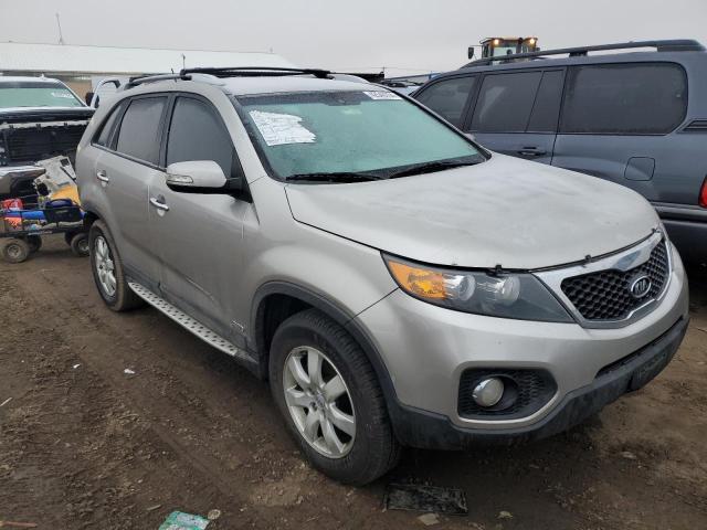 5XYKTDA21DG342192 - 2013 KIA SORENTO LX SILVER photo 4