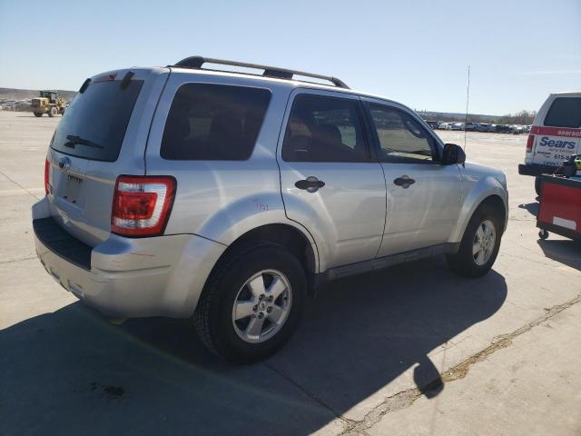 1FMCU0D74CKB90530 - 2012 FORD ESCAPE XLT SILVER photo 3