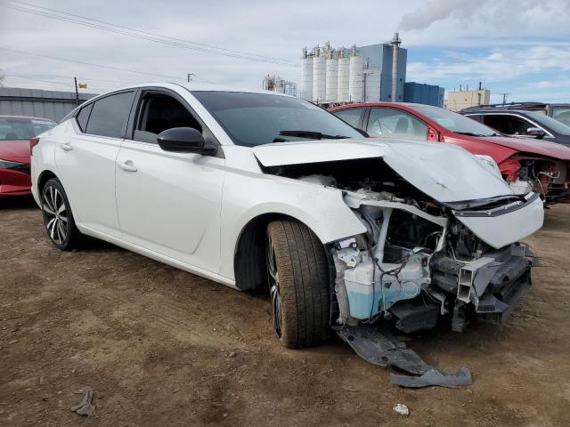 1N4BL4CV2MN389706 - 2021 NISSAN ALTIMA SR WHITE photo 4