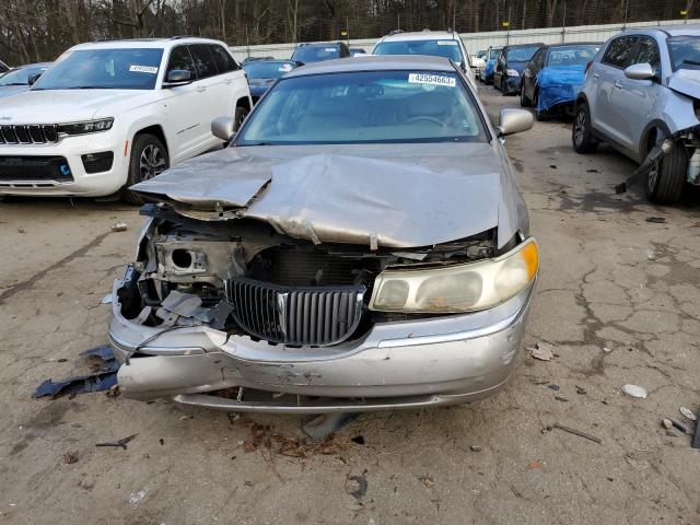1LNHM81W81Y724476 - 2001 LINCOLN TOWN CAR EXECUTIVE Коричневый фото 5